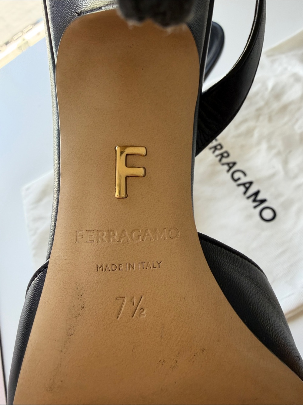 Salvatore Ferragamo Black Leather Pointed Slingback Pumps with Cream Bow - Picture 6 of 8